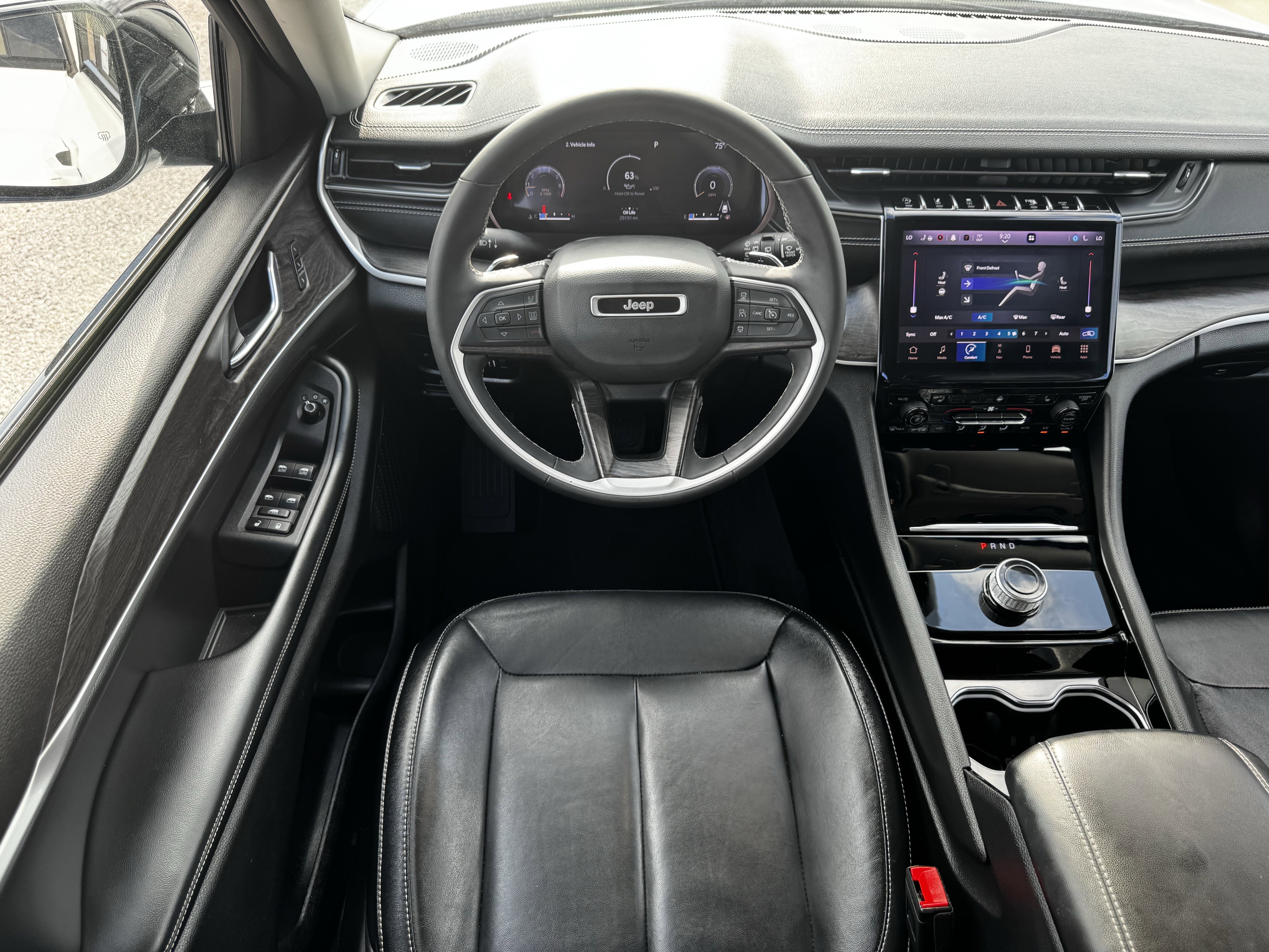 Used 2023 Jeep Grand Cherokee Limited w/ Black Appearance Package image 15