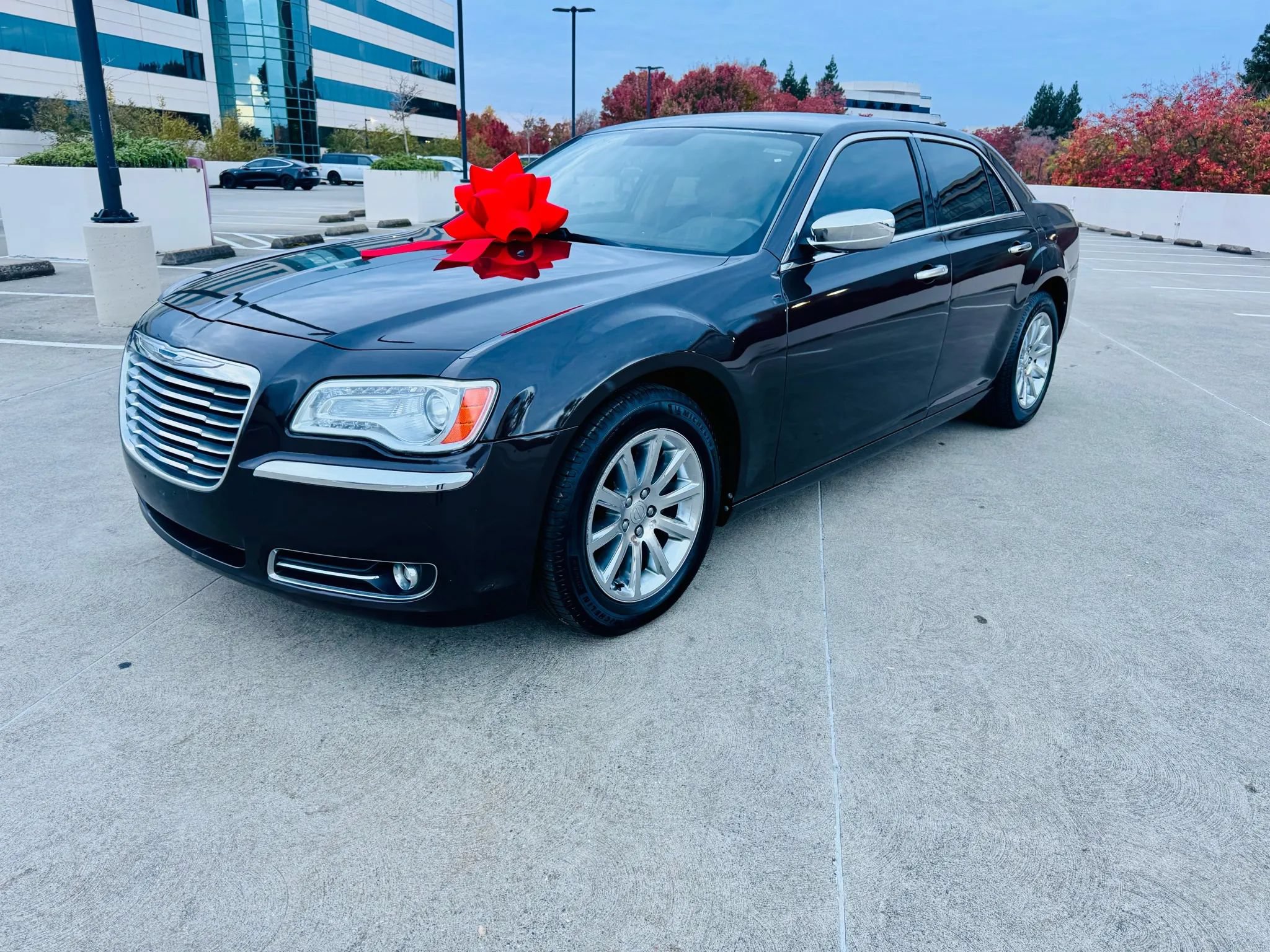 Used 2012 Chrysler 300 Limited RWD image 1