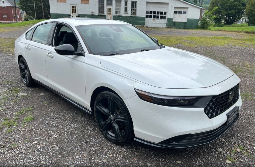 Used 2023 Honda Accord Sport image 3