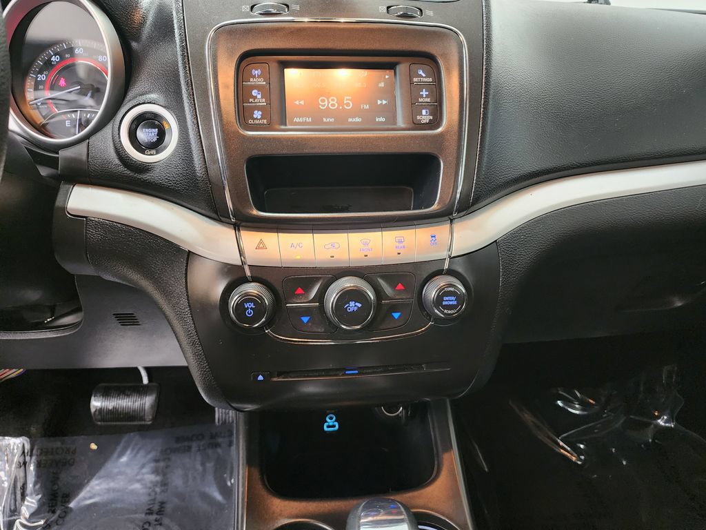Used 2019 Dodge Journey SE FWD image 17