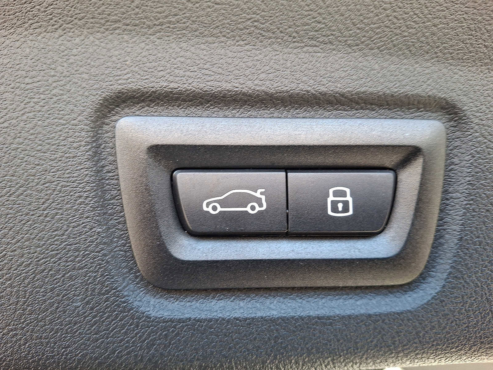 Used 2025 BMW i4 eDrive40 w/ Premium Package image 29