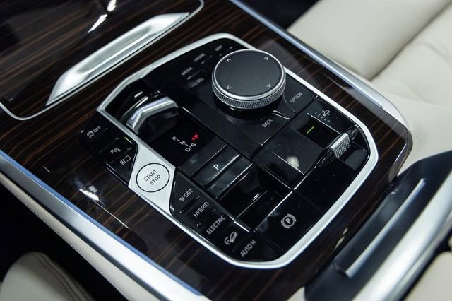 New 2026 BMW X5 xDrive50e image 21