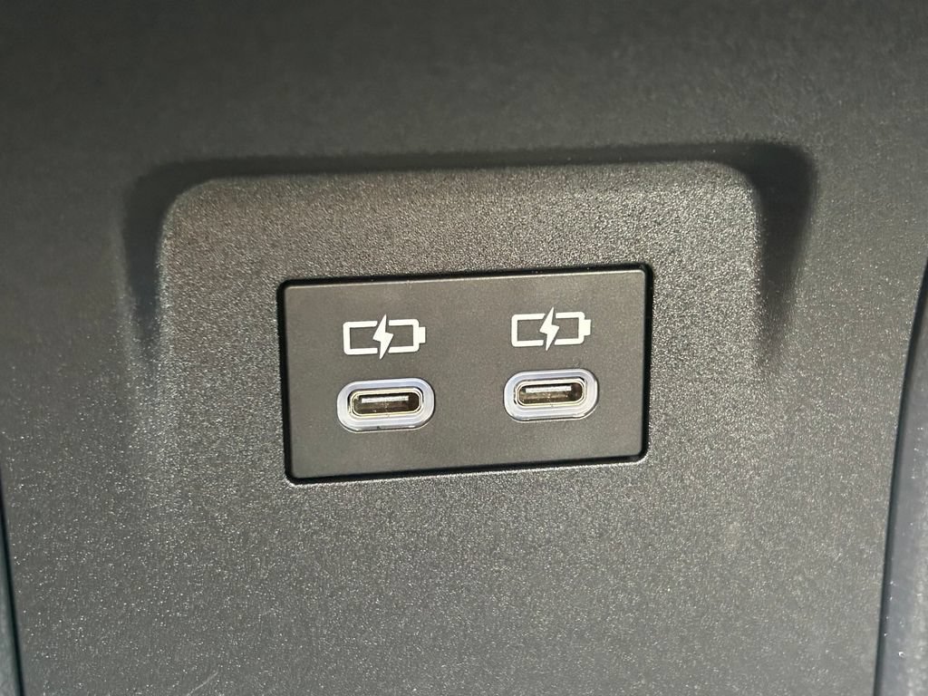 Used 2024 Toyota Prius XLE FWD image 22