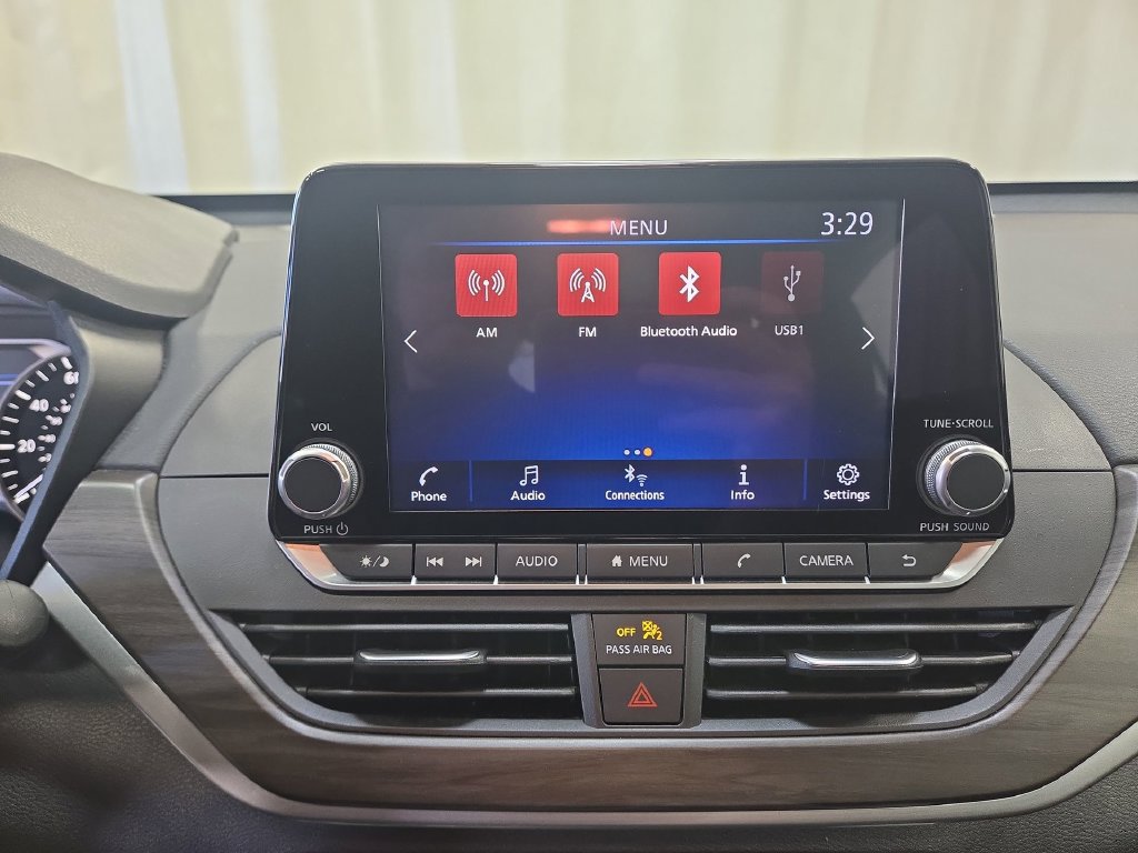 Used 2025 Nissan Altima 2.5 SV FWD image 18