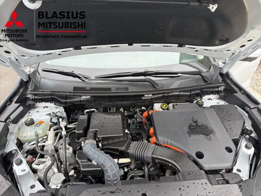 Used 2023 Mitsubishi Outlander 4WD Plug-In Hybrid image 34