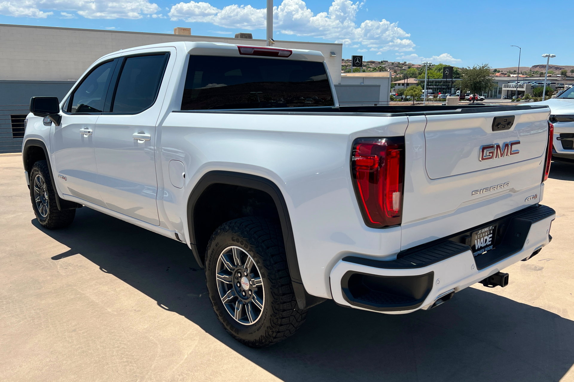 Used 2025 GMC Sierra 1500 AT4 AWD/4WD image 3