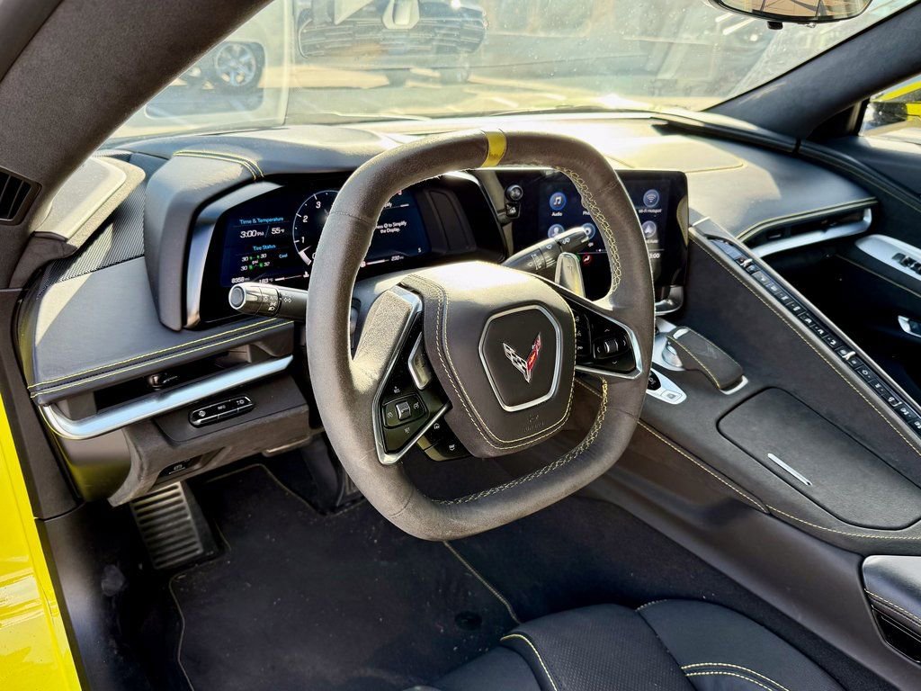 Used 2021 Chevrolet Corvette Stingray Premium Cpe w/ Z51 Performance Package image 8