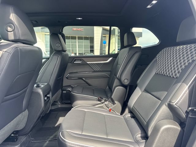 New 2027 GMC Acadia Denali w/ Denali Reserve Package FWD image 11