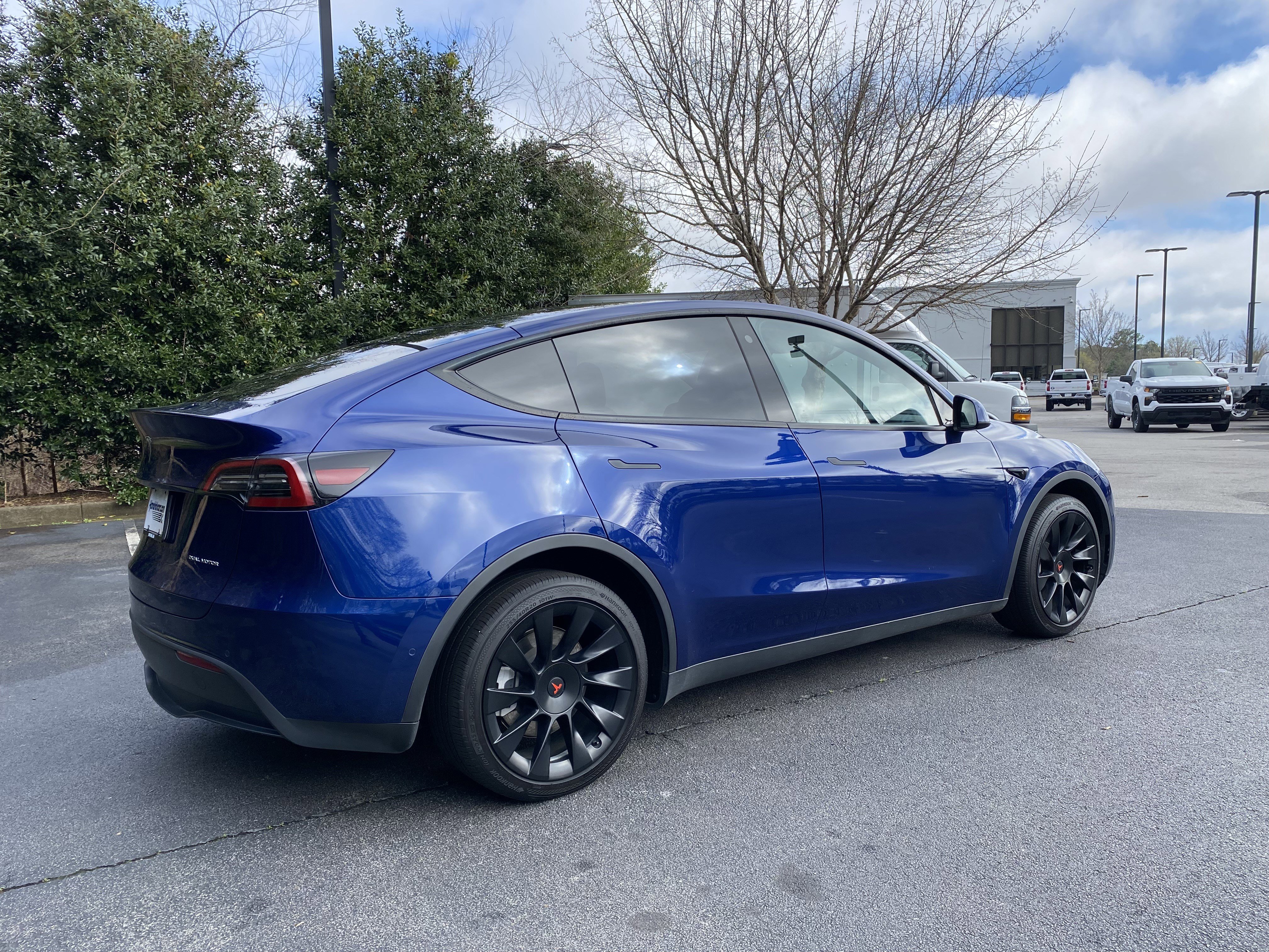 Used 2022 Tesla Model Y Long Range image 9
