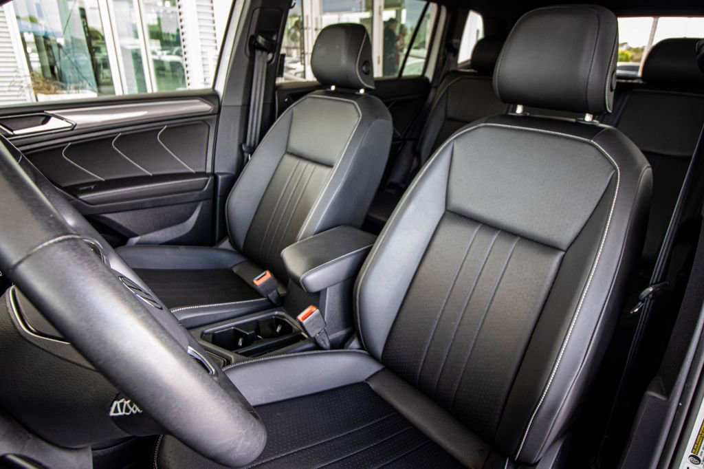 Used 2023 Volkswagen Tiguan SE R-Line image 23
