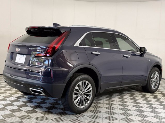 Used 2024 Cadillac XT4 Premium Luxury w/ Technology Package FWD image 9
