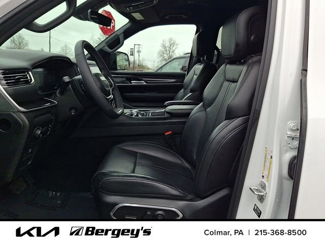 Used 2023 Jeep Wagoneer 4WD w/ Convenience Group I image 16