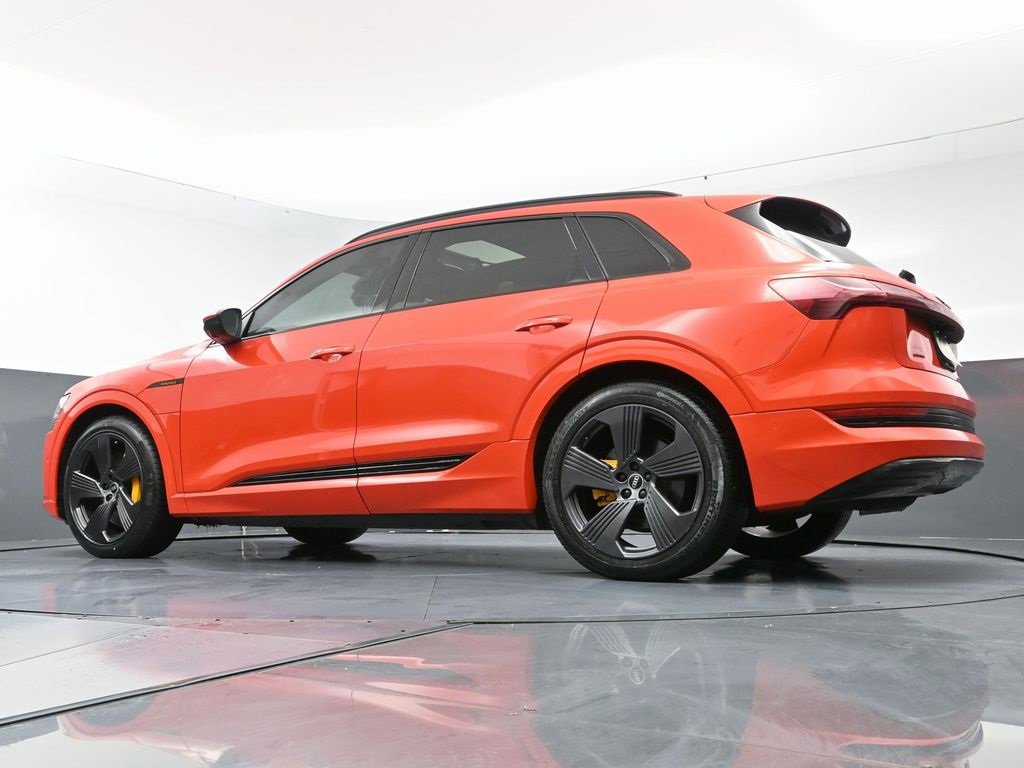 Used 2022 Audi e-tron Premium Plus w/ Premium Plus Package image 55