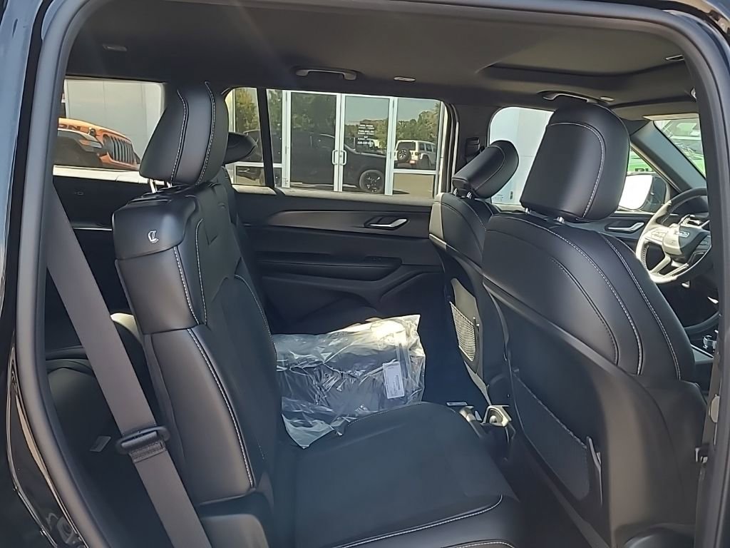 New 2025 Jeep Grand Cherokee L Altitude image 22