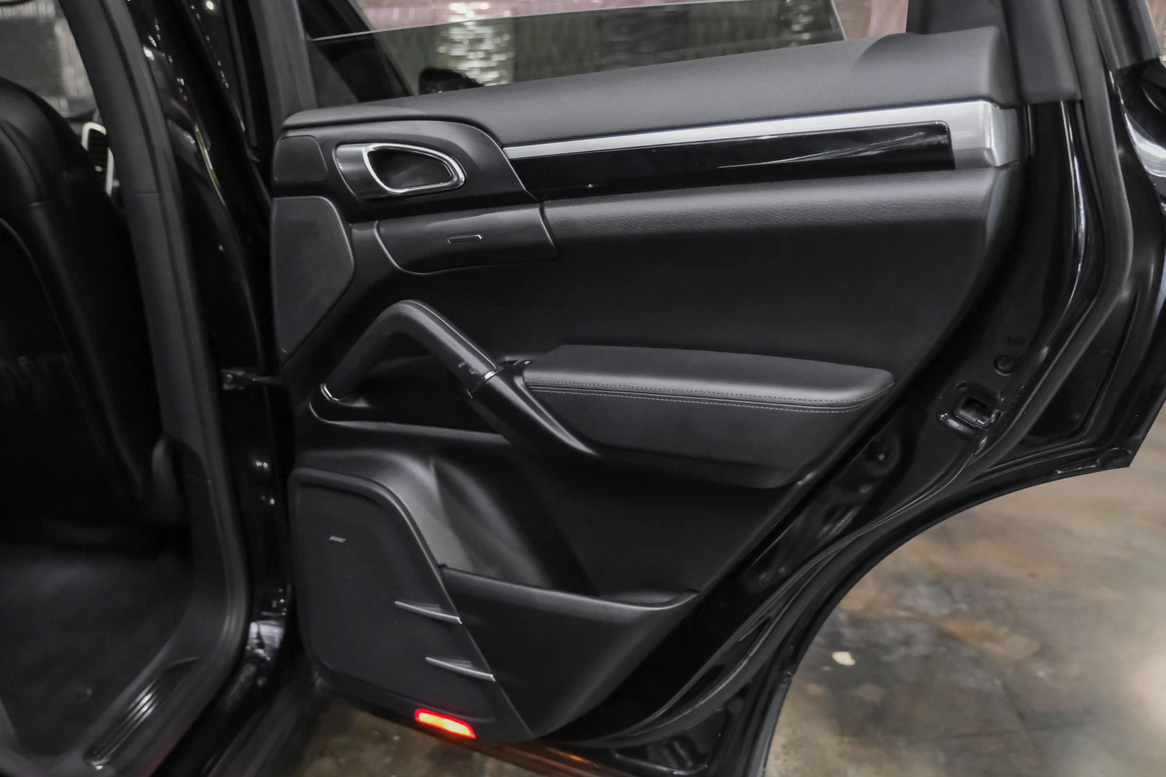 Used 2018 Porsche Cayenne AWD/4WD image 43