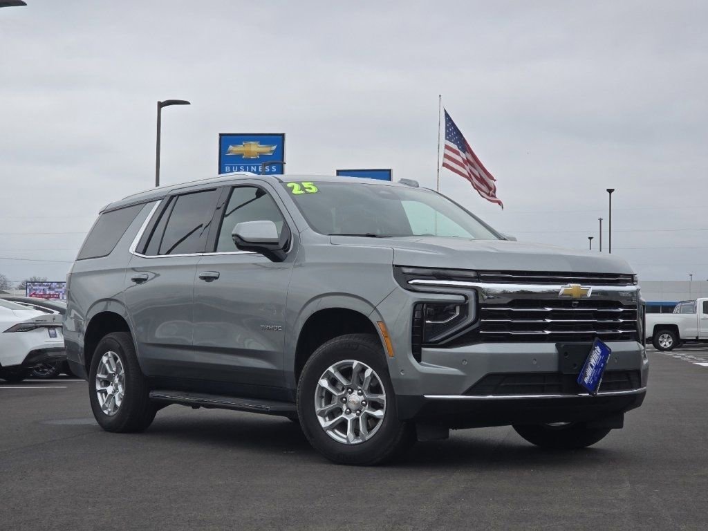 Used 2025 Chevrolet Tahoe LT image 2