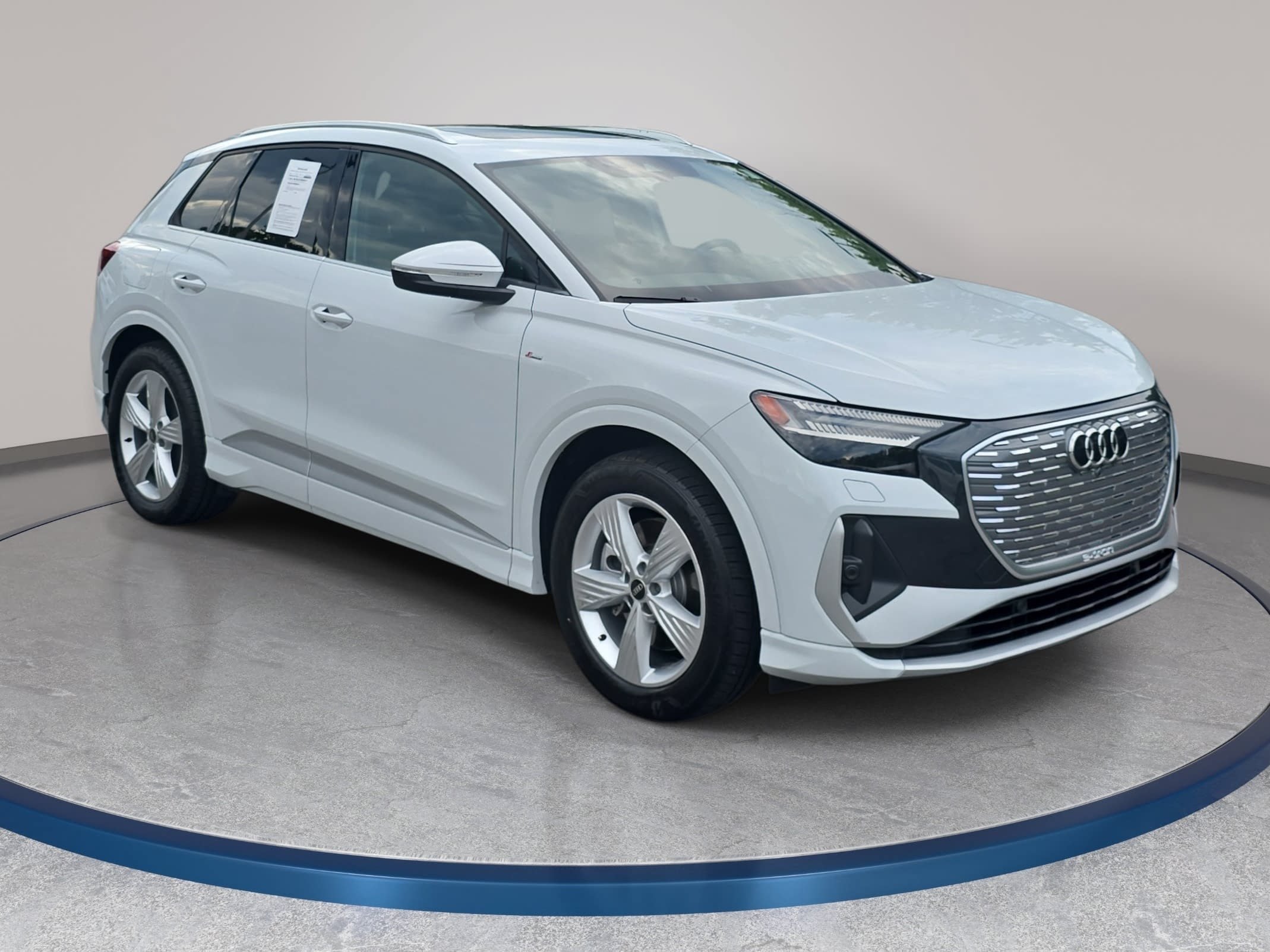Used 2025 Audi Q4 e-tron Prestige AWD/4WD image 3