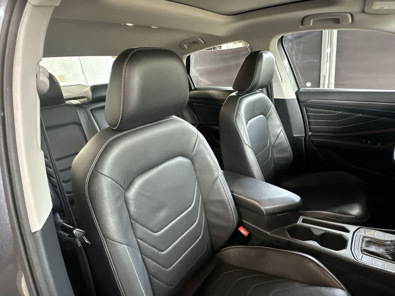 Used 2022 Volkswagen Jetta SEL FWD image 27