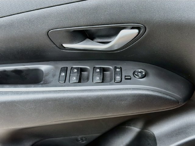 Used 2023 Hyundai Tucson SE AWD/4WD image 16