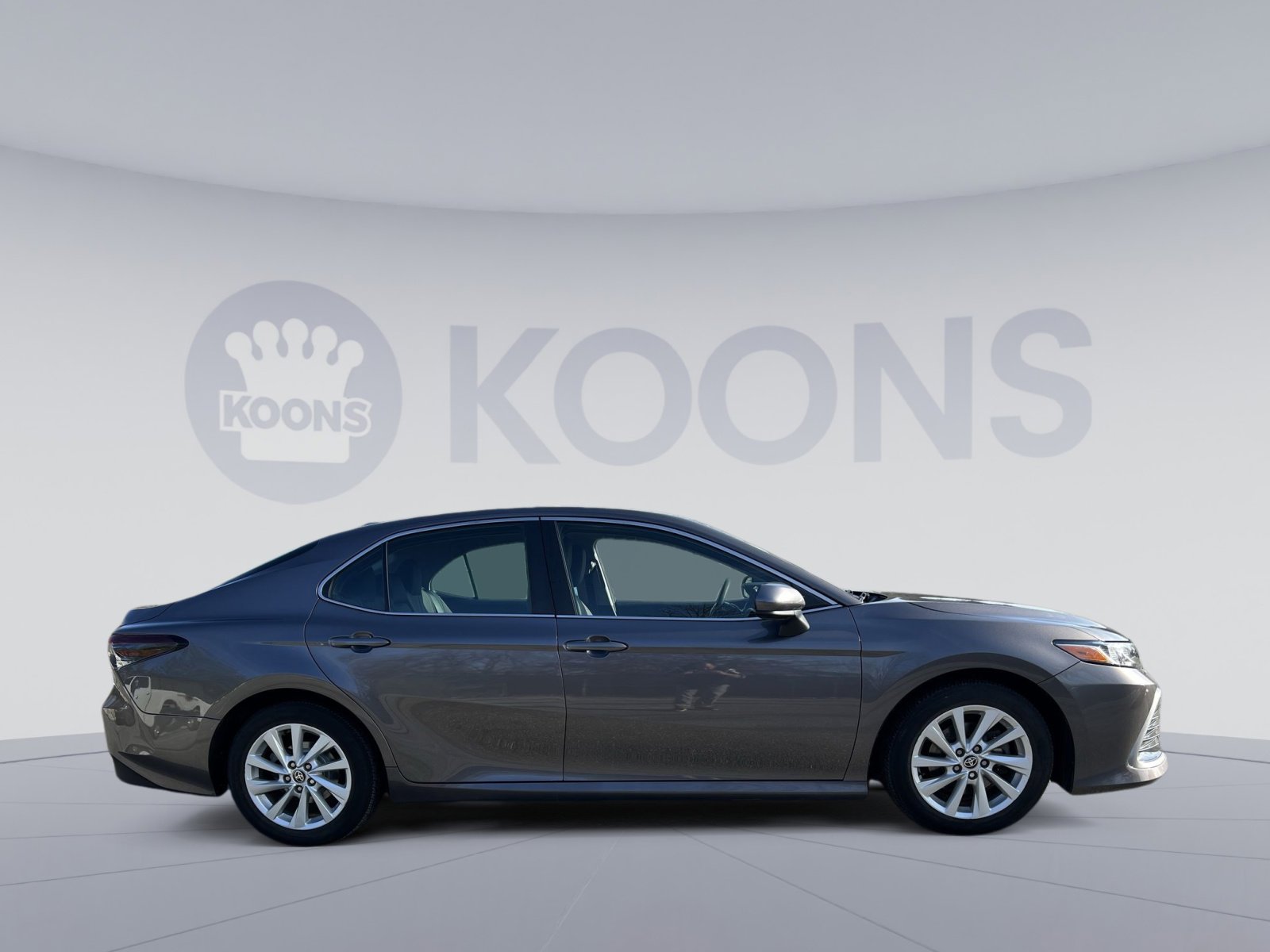 Used 2022 Toyota Camry LE image 8