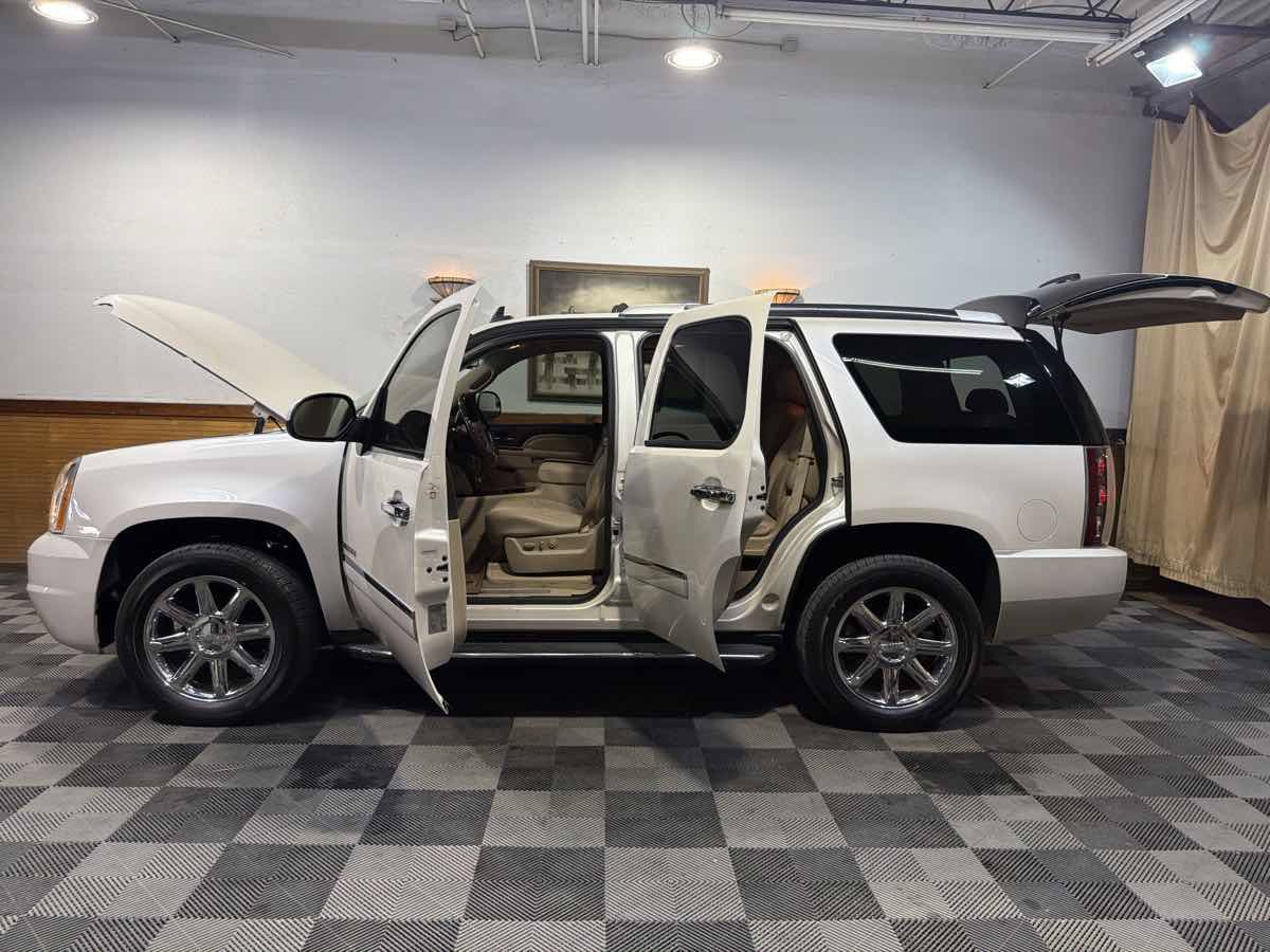 Used 2014 GMC Yukon Denali RWD image 13