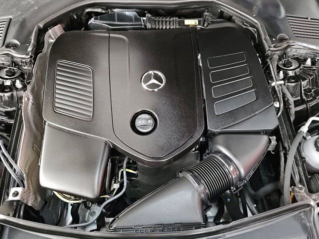 Used 2025 Mercedes-Benz C 300 4MATIC Sedan image 34