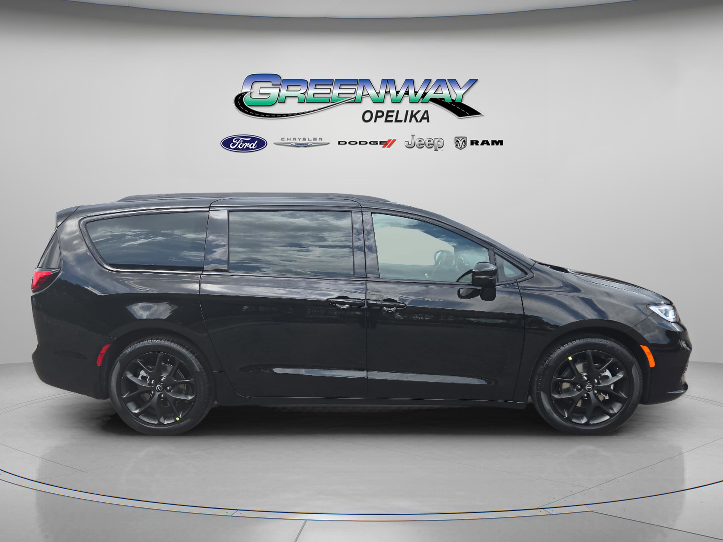 New 2026 Chrysler Pacifica Select image 8