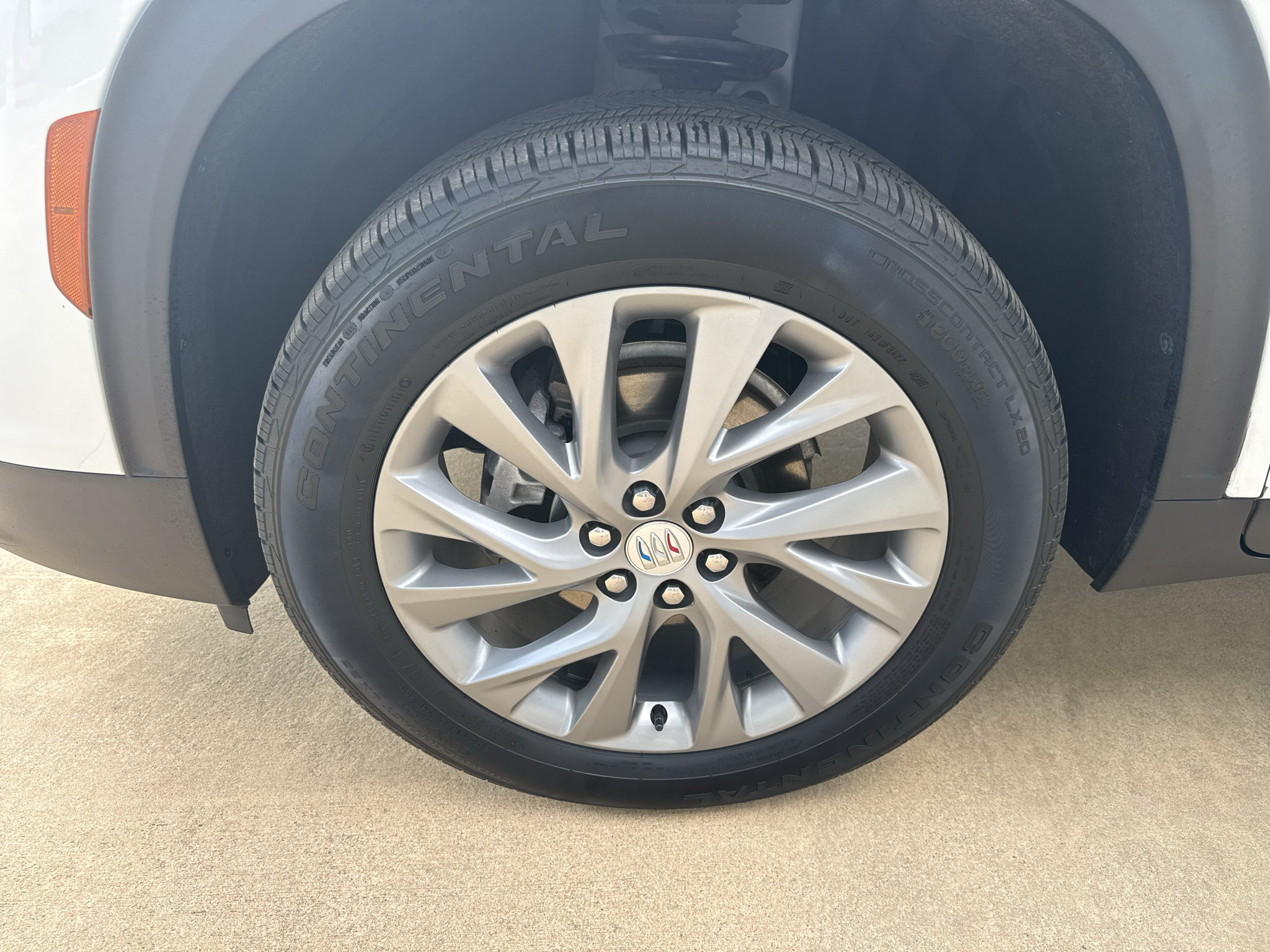 Used 2025 Buick Enclave Preferred AWD/4WD image 11