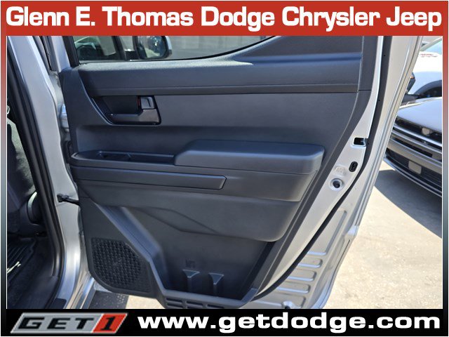 Used 2025 Toyota Tacoma SR5 AWD/4WD image 33