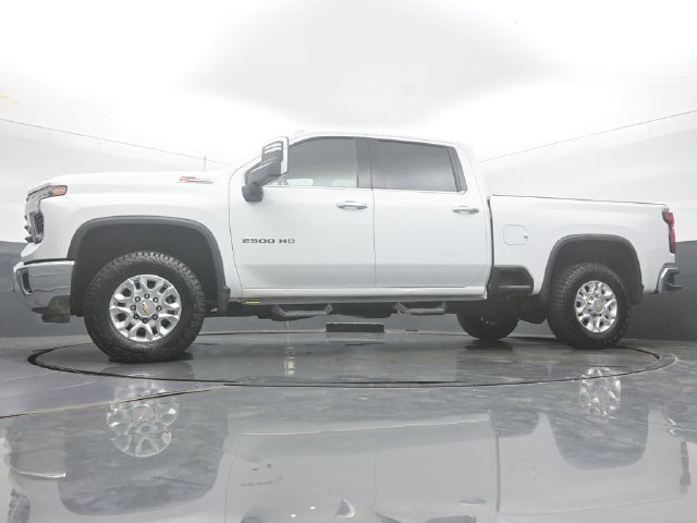 Used 2025 Chevrolet Silverado 2500 LTZ w/ LTZ Premium Package AWD/4WD image 44
