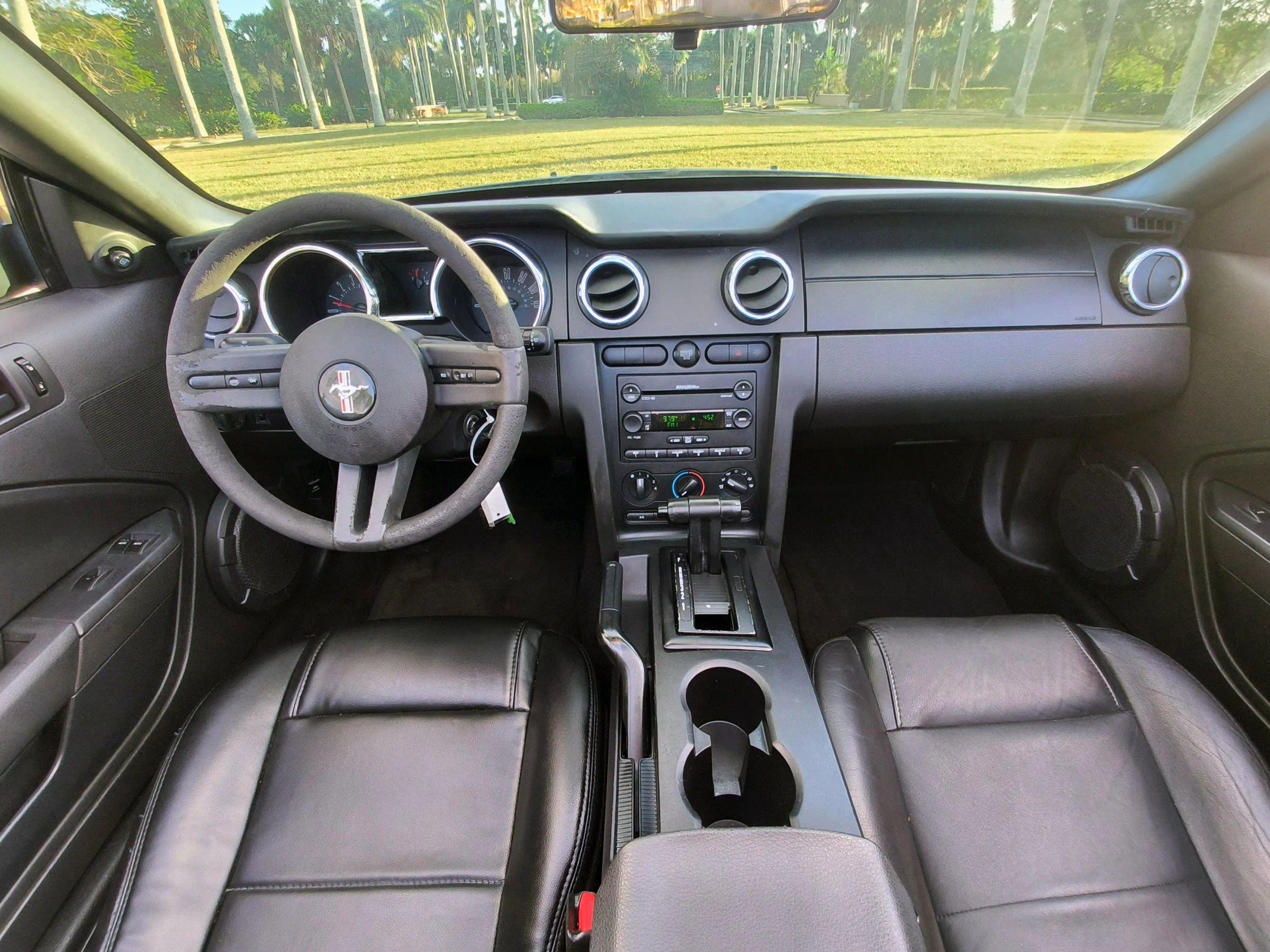 Used 2007 Ford Mustang Deluxe Convertible image 5