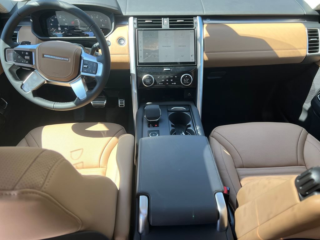 New 2025 Land Rover Discovery Metropolitan Edition image 26