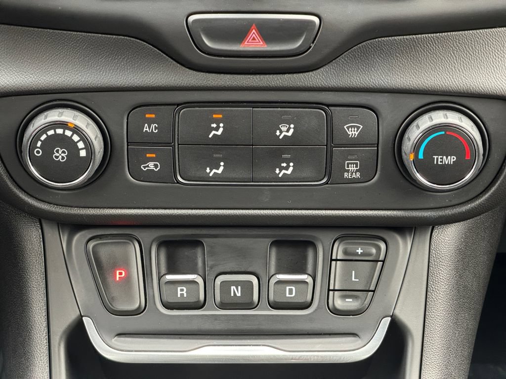 Used 2018 GMC Terrain SLE AWD/4WD image 28