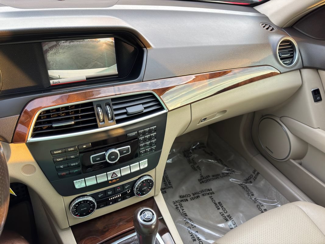 Used 2014 Mercedes-Benz C 250 Sedan image 25