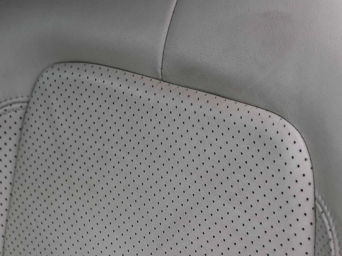 Used 2009 Jaguar XK Coupe RWD image 12