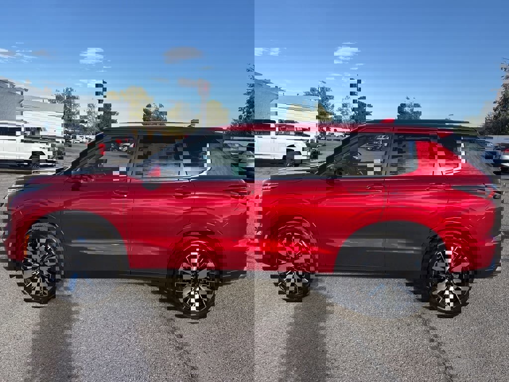 New 2025 Mitsubishi Outlander SE image 4