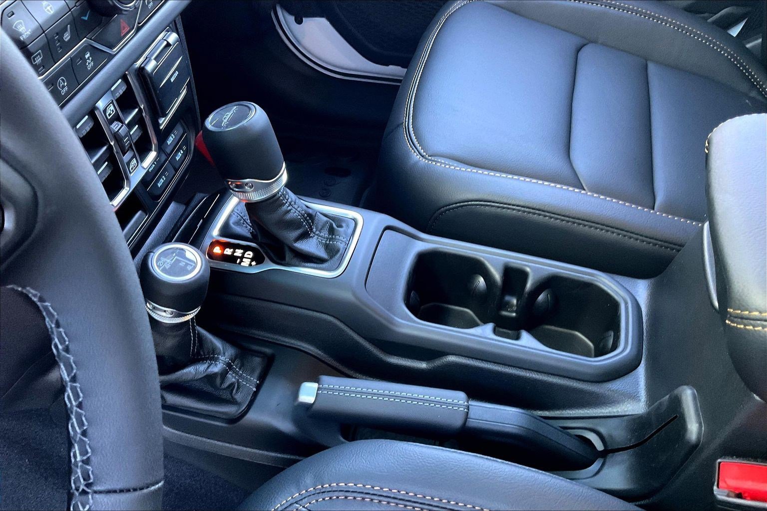 New 2025 Jeep Gladiator Sport image 8