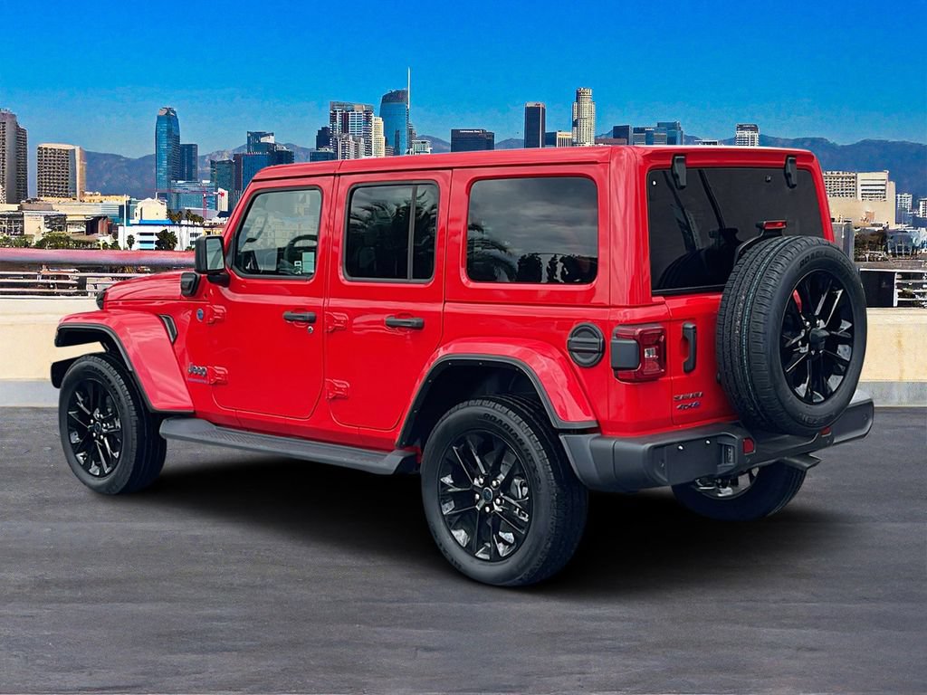 Used 2025 Jeep Wrangler Unlimited Sahara AWD/4WD image 3