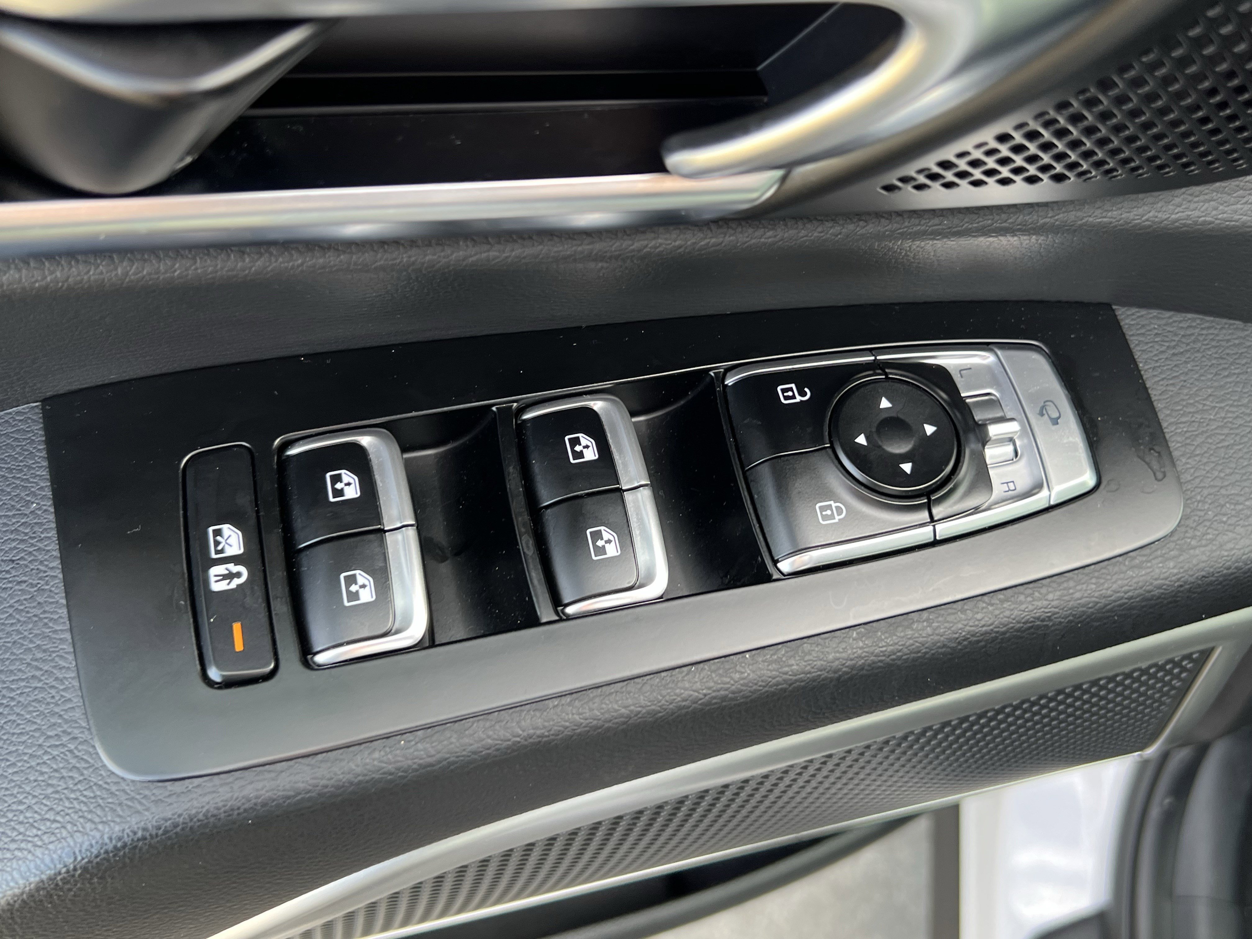 Used 2022 Kia Telluride EX w/ EX Premium Package image 15