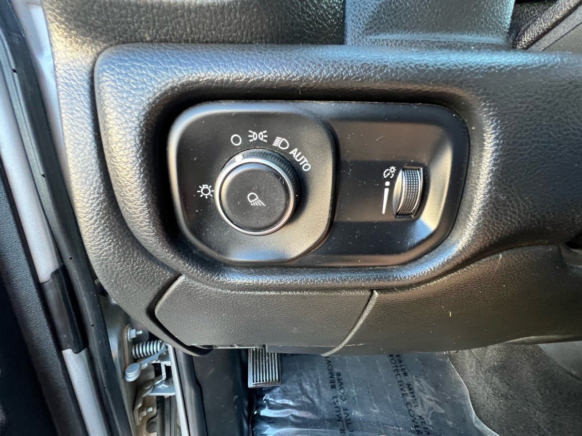 Used 2022 RAM 2500 Big Horn AWD/4WD image 32