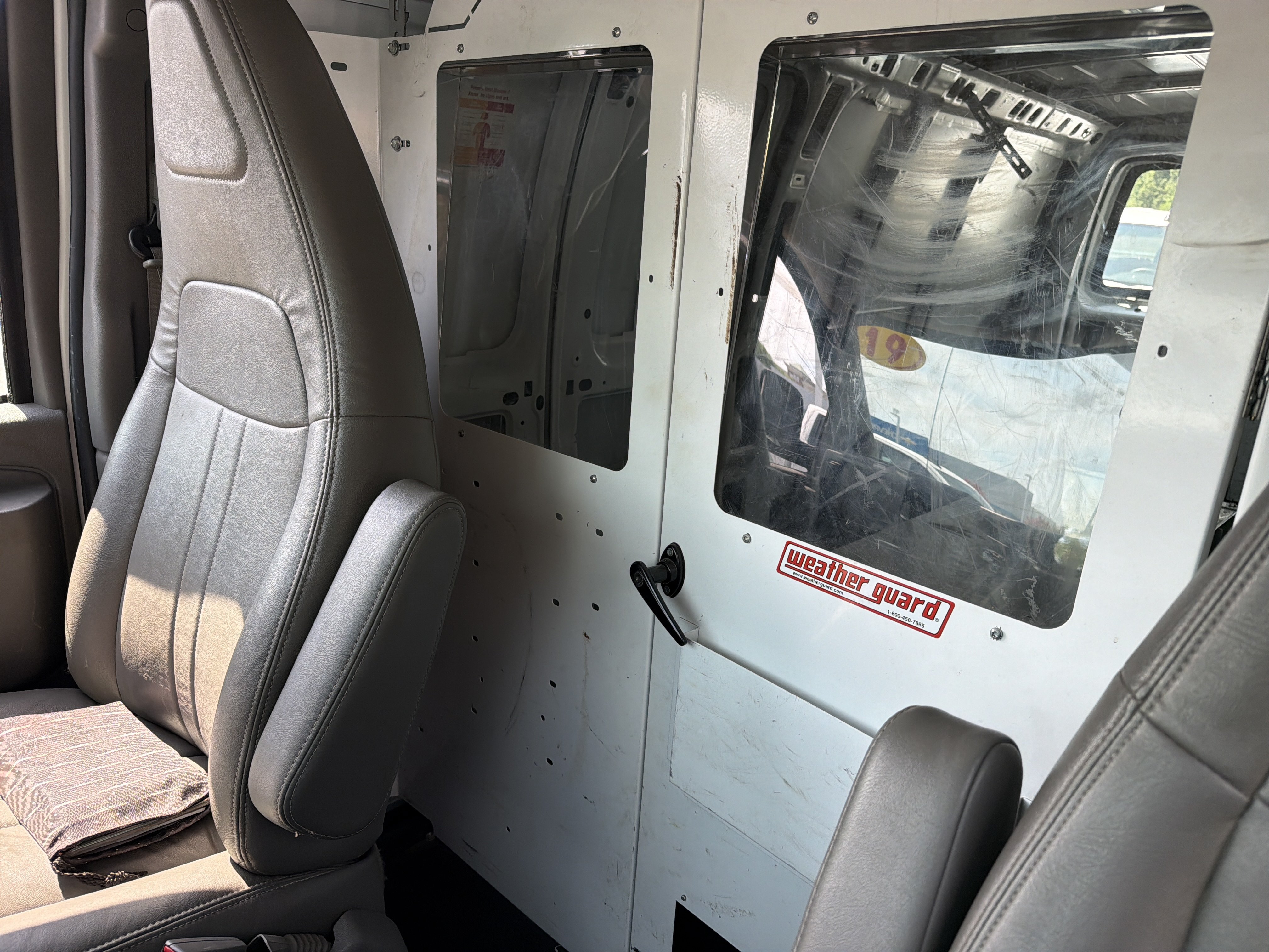 Used 2018 Chevrolet Express 2500 Extended RWD image 27
