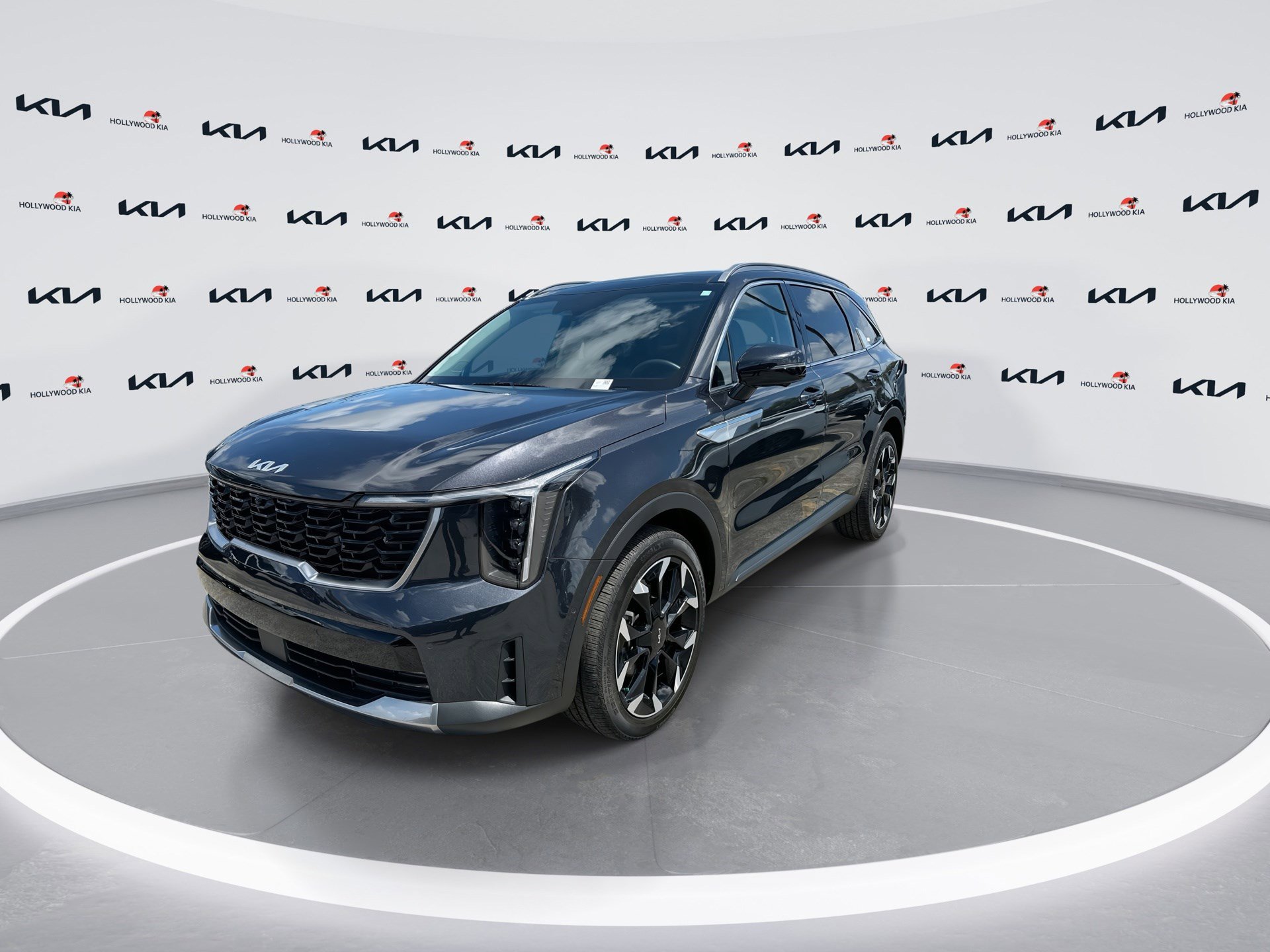Certified 2025 Kia Sorento SX FWD image 4