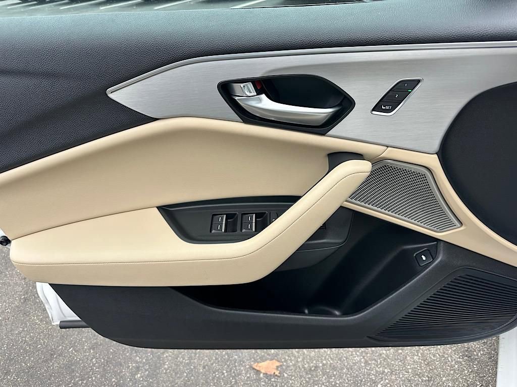 Certified 2025 Acura TLX w/ Technology Package image 21