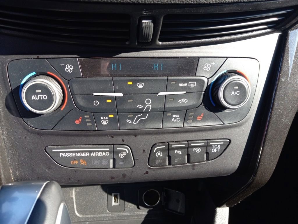 Used 2019 Ford Escape Titanium image 34