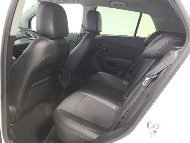 Used 2019 Chevrolet Trax LT w/ LT Convenience Package FWD image 14