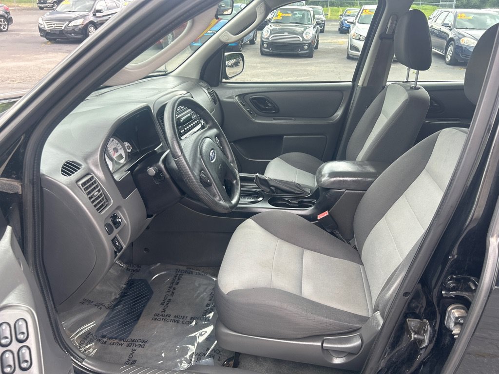Used 2007 Ford Escape XLS AWD/4WD image 9