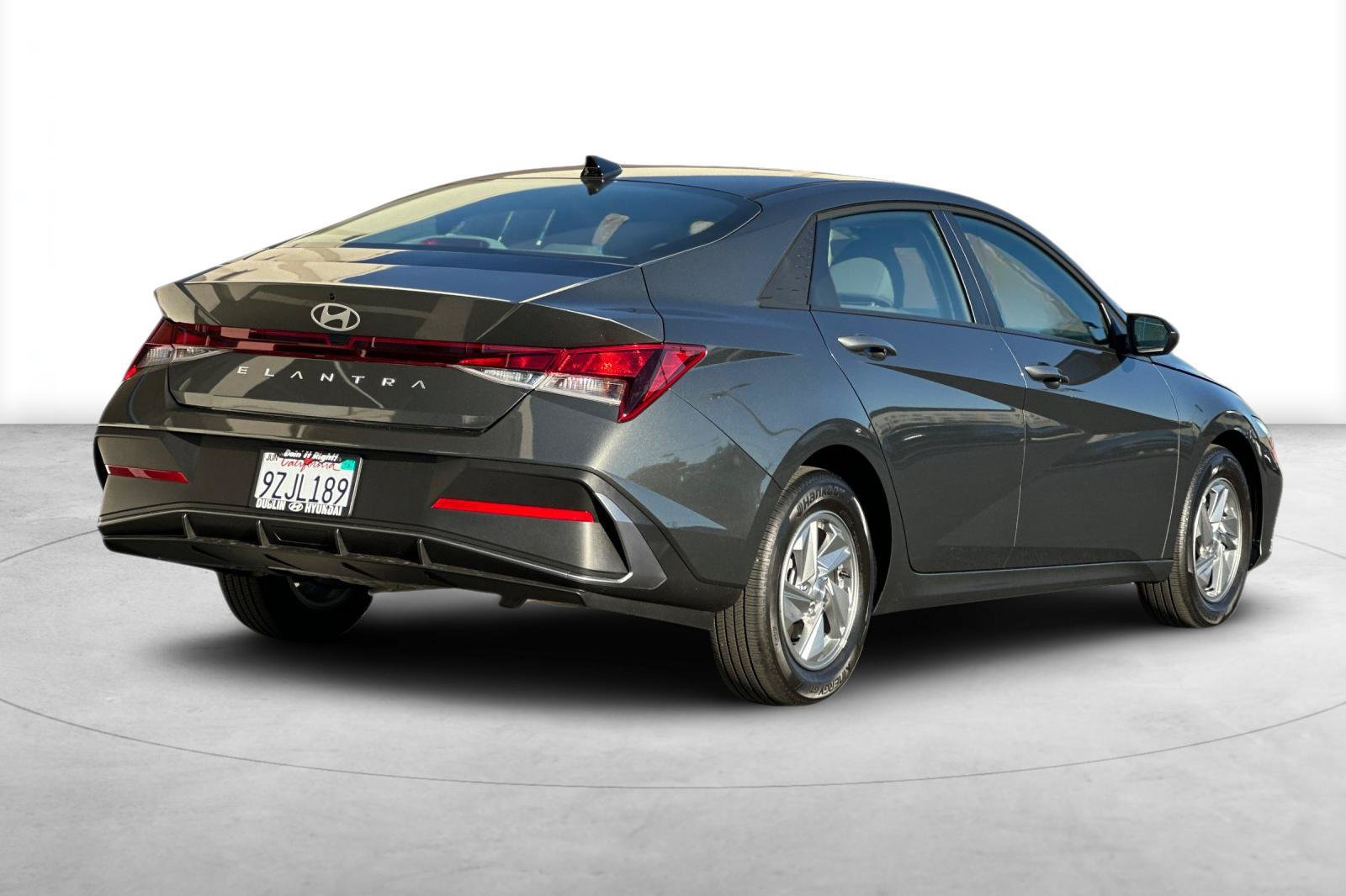 Certified 2026 Hyundai Elantra SE FWD image 8