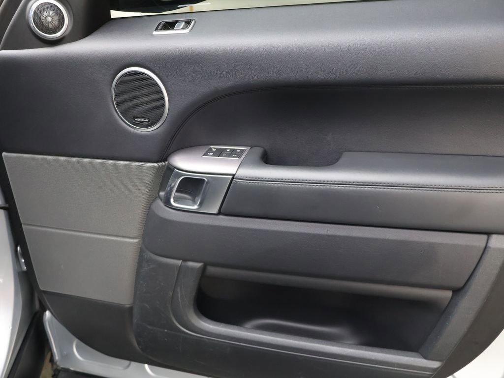 Used 2018 Land Rover Range Rover Sport HSE image 11