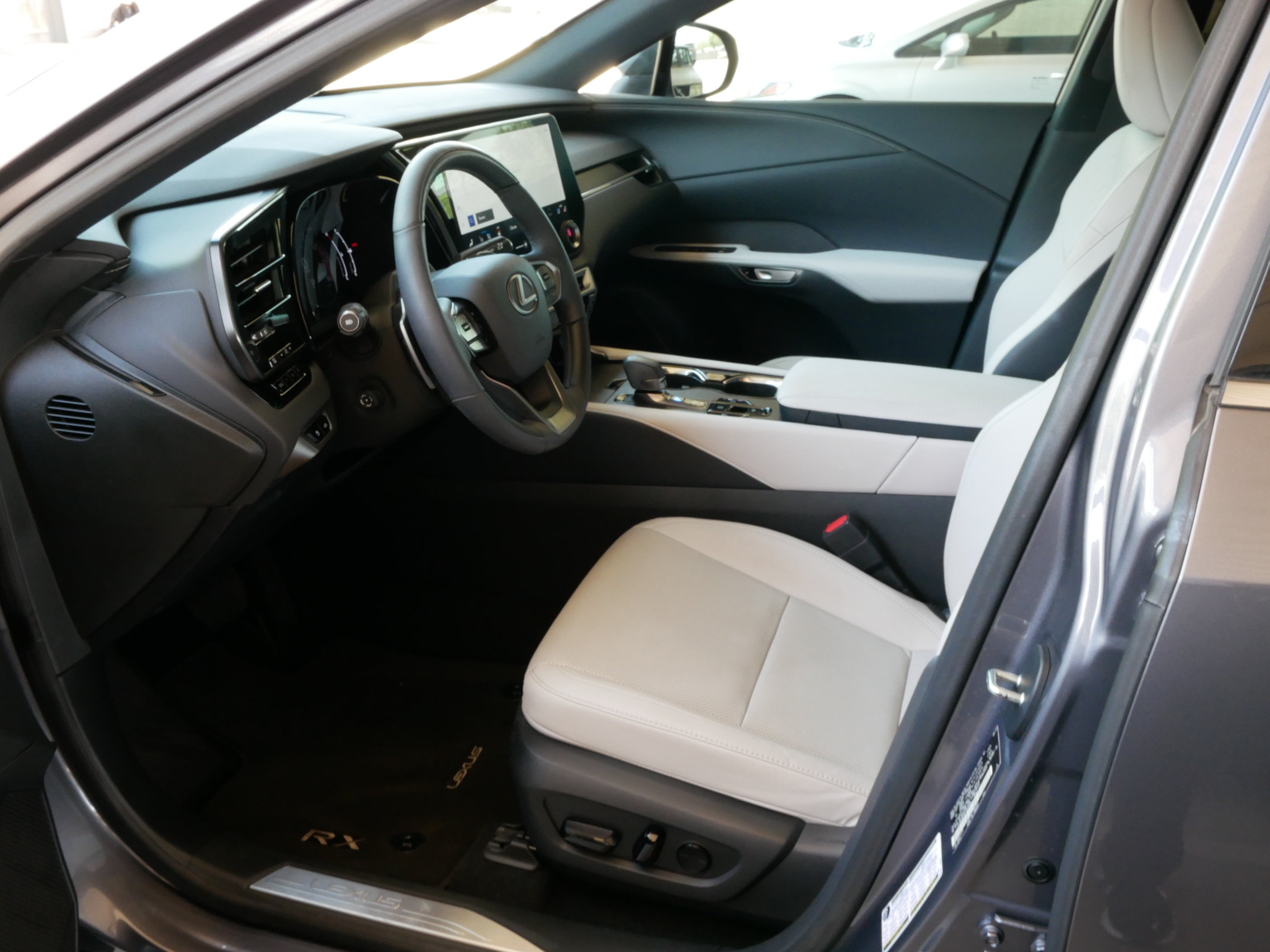 Used 2023 Lexus RX 350 Premium FWD image 4