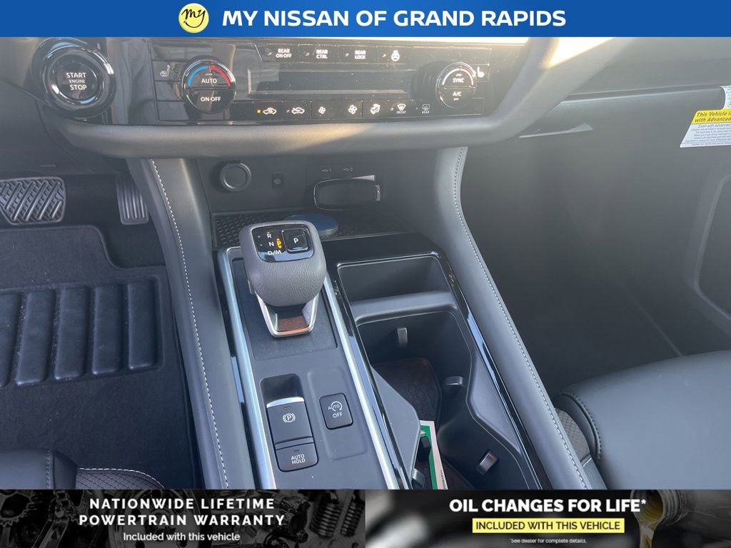 New 2026 Nissan Pathfinder SL w/ SL Premium Package AWD/4WD image 21